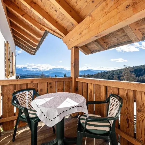 Wohnung Arnika Stücklhof, hotel v destinaci San Genesio Atesino