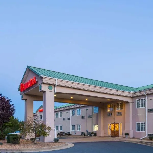 Ramada by Wyndham Strasburg - Shenandoah Valley, hotel in Detrick
