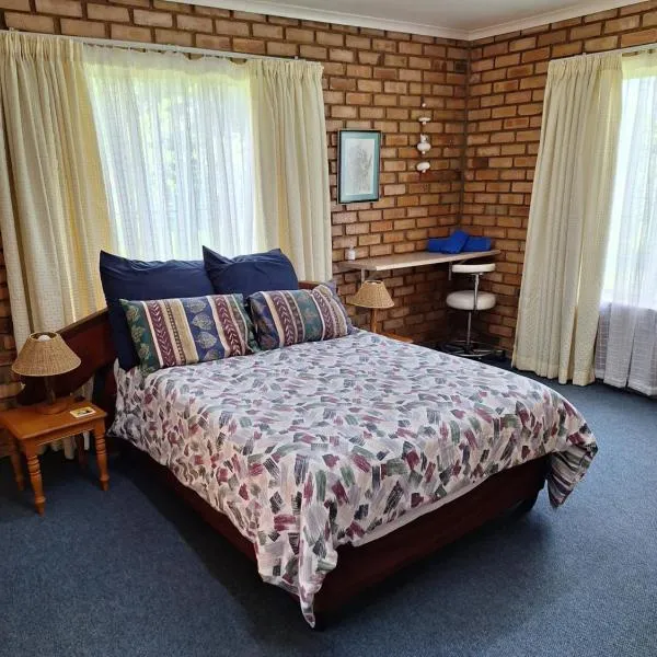 Woodpecker Bachelor Cottage, hotel in Boksburg