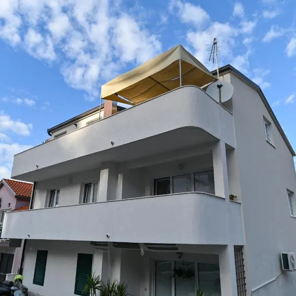 Apartman Mišura, hotel en Trogir