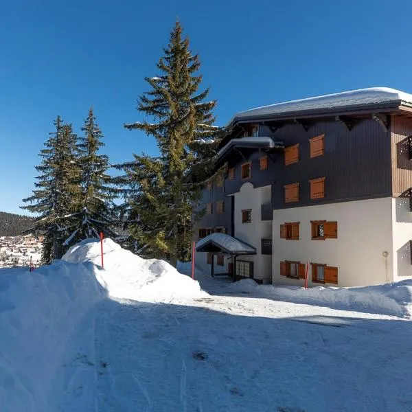 Résidence La Forêt Des Rennes - Les Saisies、Villard-sur-Doronのホテル