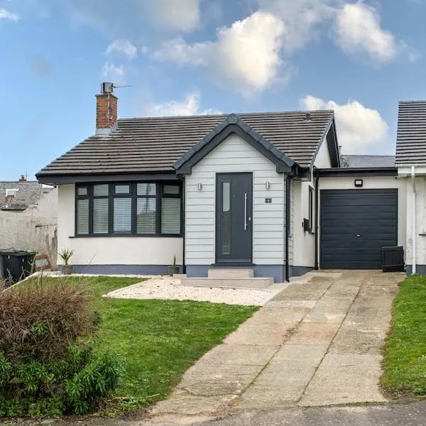 Fully refurbished holiday cottage in Rhosneigr, hotel em Rhosneigr
