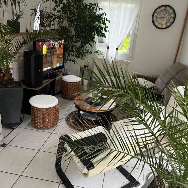 Villa le jasmin très calme, hotel v destinaci Andrézieux-Bouthéon