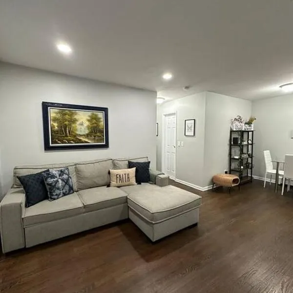 Cozy 2 BR suite, 10 min to NYC &Times Sq, hotel v destinaci West New York