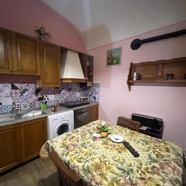Corona Grossa - due posti letto - B, hotel v destinaci Brusasco