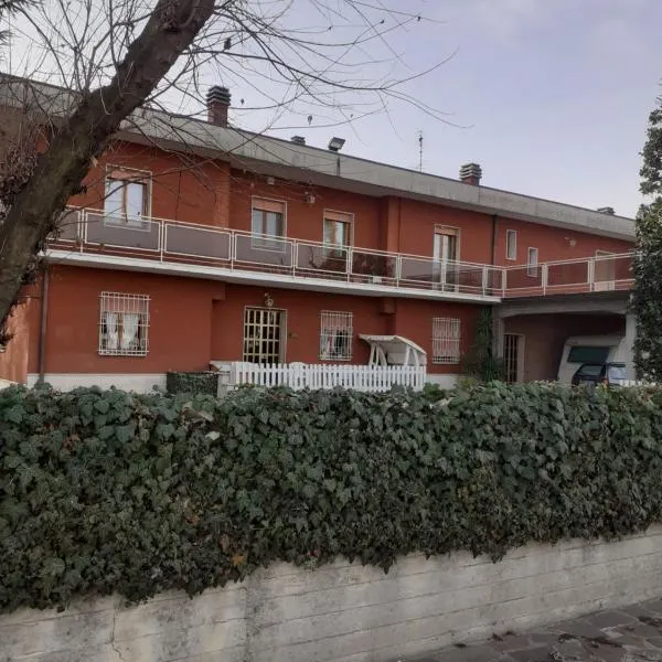 Gold House, hotel v destinaci Maranello