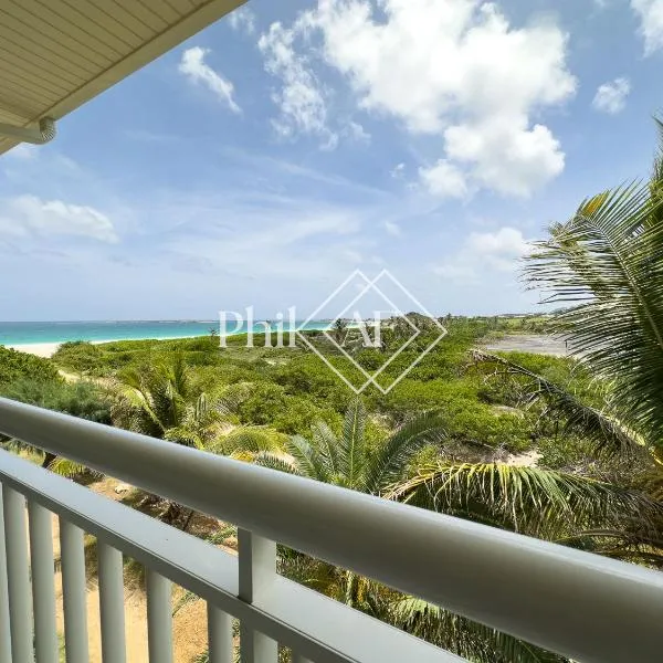Beautiful front beach studio at Mt Vernon, hotel v destinaci Cul de Sac