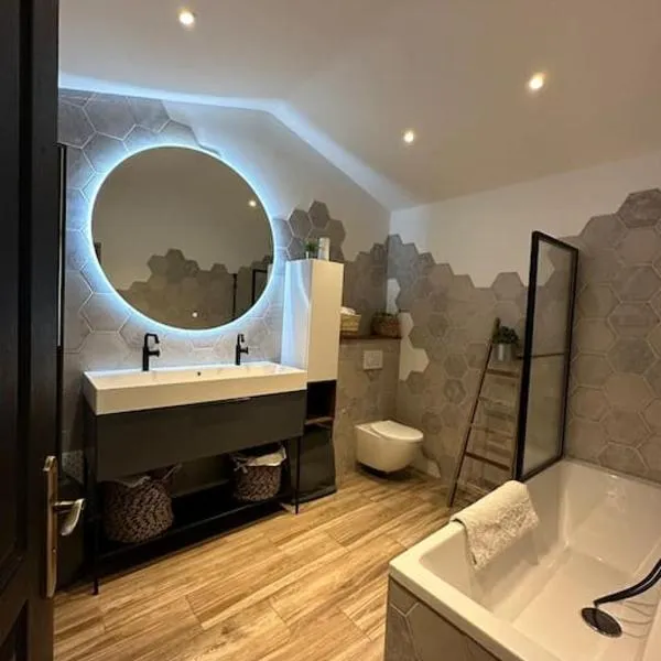 Appartement loft 4 à 8 personnes, hotel v destinácii Puget-sur Argens