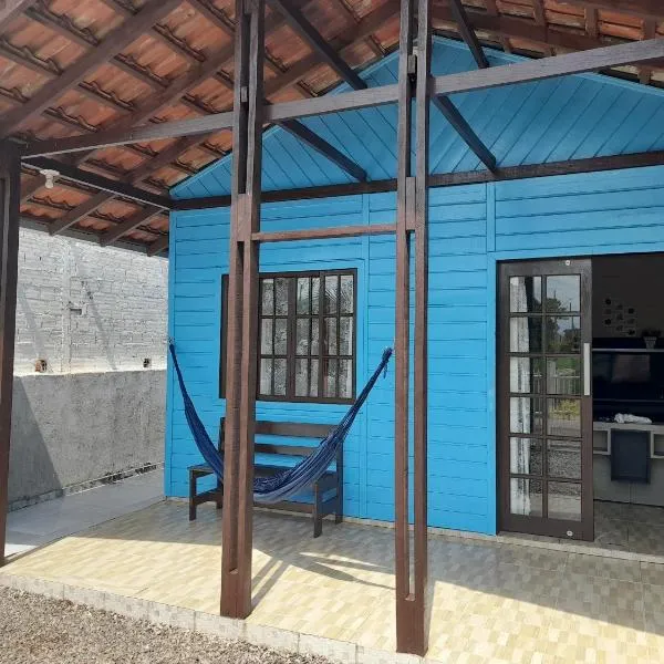 Casa Azul aconchegante, próx. a praia, Wi-Fi 300mb, hotel v destinaci Guaratuba