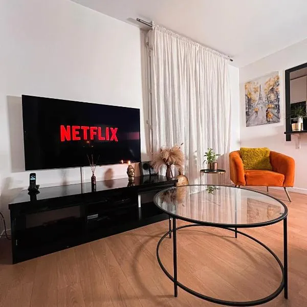 SSP Suites- Cosy & Bel appartement 4 pièces 3 chambres 90M2 avec balcon, hotel in Épinay-sur-Seine