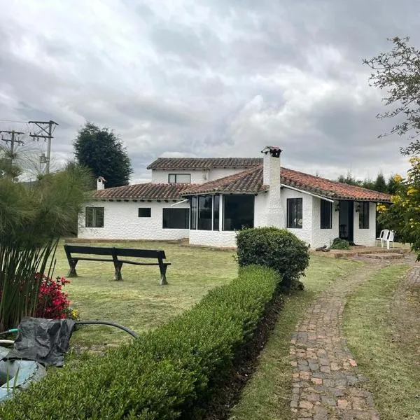 Luxury Finca el Ensueño, casa entera, con Sauna, Jacuzzi, BBQ y Caballos, hotel v destinaci Tenjo