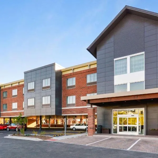 Country Inn & Suites by Radisson, Flagstaff Downtown, AZ, hotel v destinácii Flagstaff