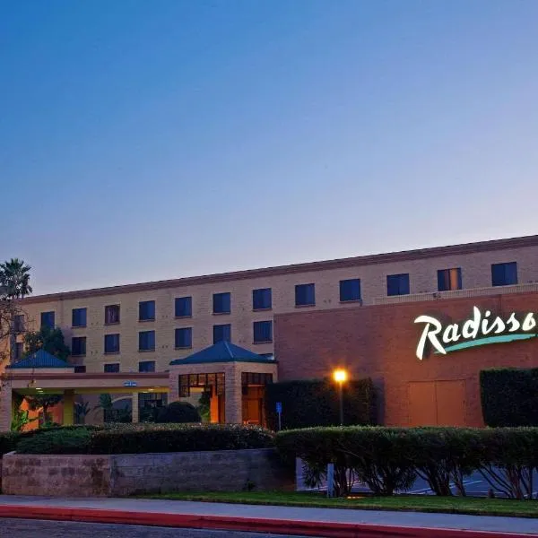 Radisson Hotel Santa Maria, готель у місті Санта-Марія