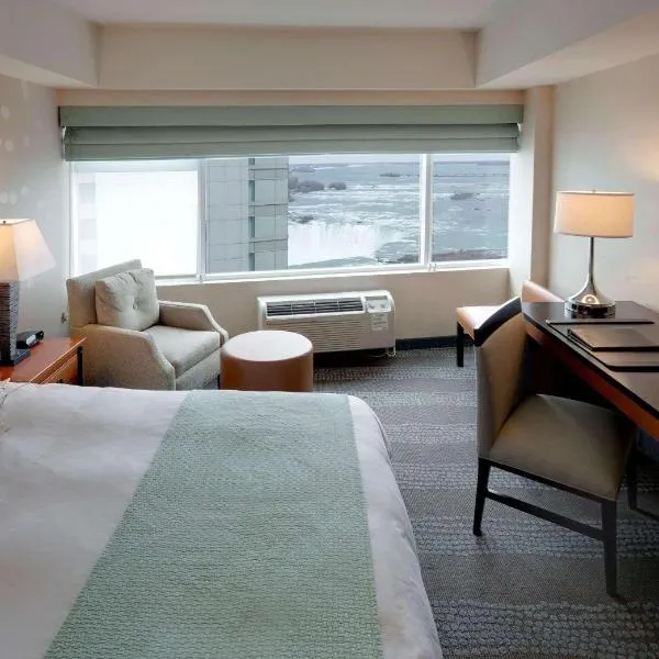 Radisson Hotel & Suites Fallsview, hotel em Cataratas do Niágara