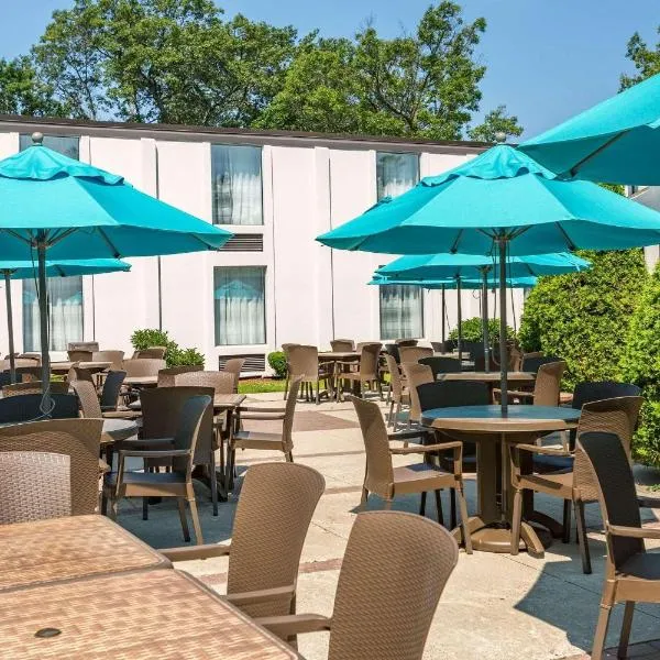 Country Inn & Suites by Radisson, Traverse City, MI, hotel v destinaci Traverse City