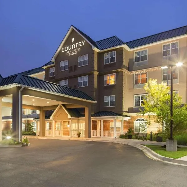 Country Inn & Suites by Radisson, Baltimore North, MD، فندق في وايت مارش