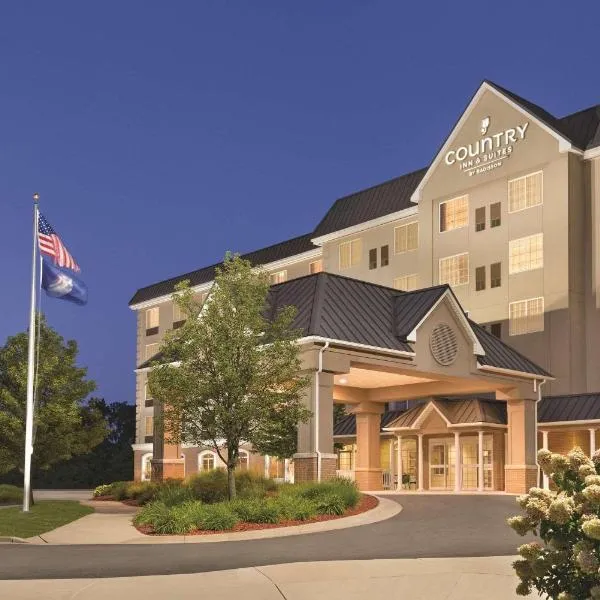 Country Inn & Suites by Radisson, Grand Rapids East, MI, hotel v mestu Rockford