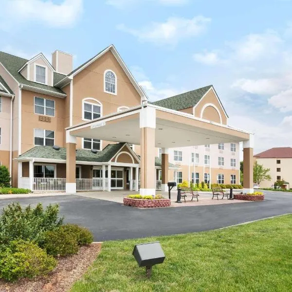 Country Inn & Suites by Radisson, Burlington Elon , NC, hotel v destinaci Burlington