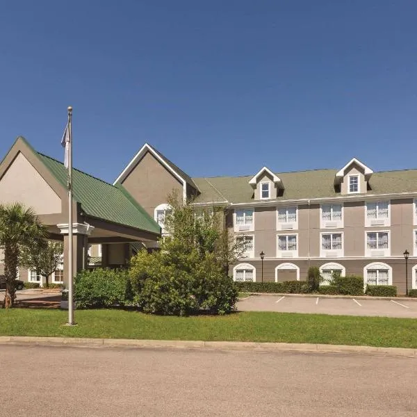 Country Inn & Suites by Radisson, Beaufort West, SC, хотел в Порт Роял