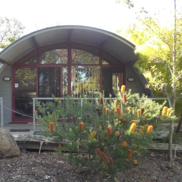 Mallacoota's Shady Gully Caravan Park, hotel in Mallacoota
