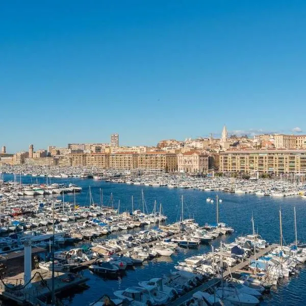 Captain's Cabin Spectacular View on Old Port *Aircon, Hotel in Marseille