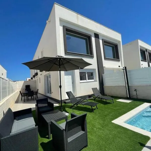 Nueva Casa with Private POOL, hotel v destinaci Puerto Marino
