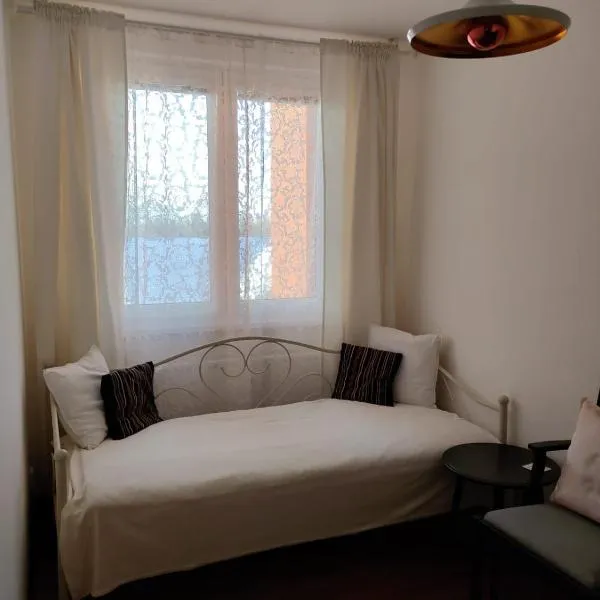 Roses Apartment, готель у місті Фрідек-Містек
