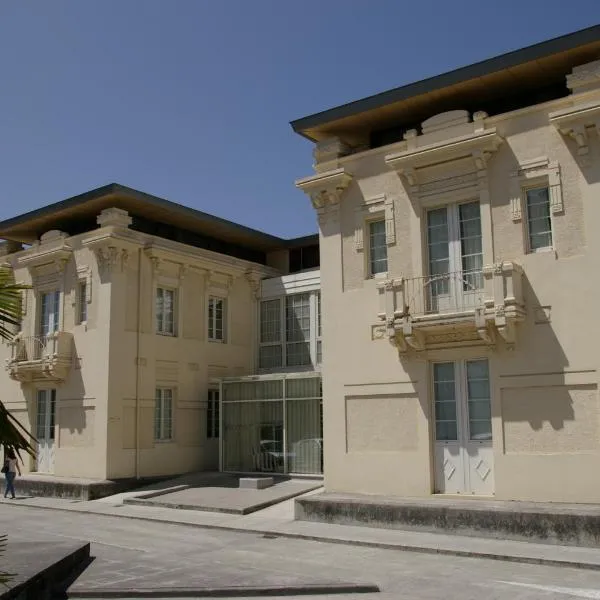 Hotel Villa De Betanzos, hotel in Oza dos Ríos