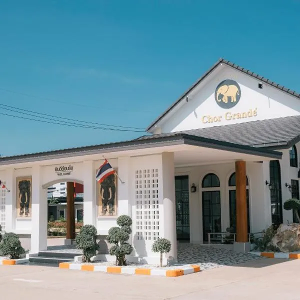 Chor Grande Resort – hotel w mieście Ban Laem Klat