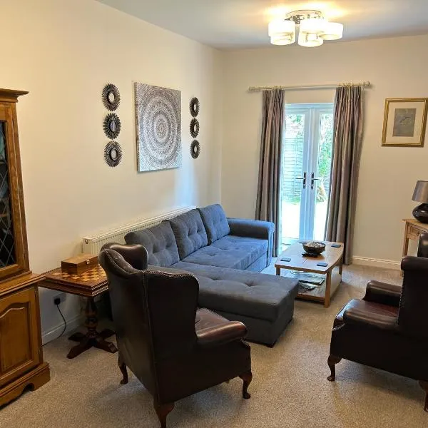 The Long Hall 2 bed ground floor annexed apartment - sleeps 6, hotel v destinaci Chesterfield