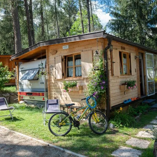 Yes we camp! Cevedale, hotel in Ossana