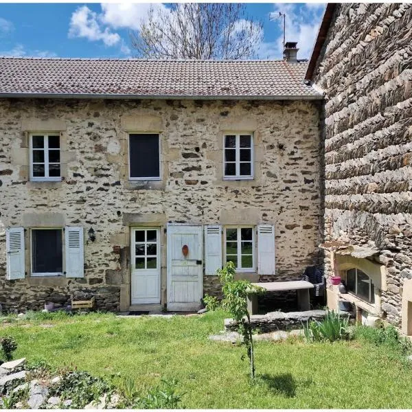 Maison de campagne, hotel v destinaci Saint-Étienne-Lardeyrol