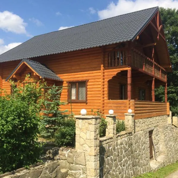 Villa PidStromom – hotel w mieście Mikuliczyn