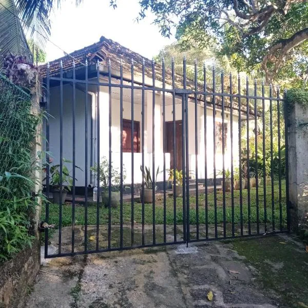 WEERA VILLA, hotel in Unawatuna