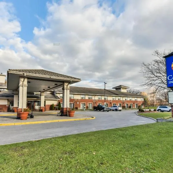 Comfort Inn & Suites Ambassador Bridge, hotelli kohteessa Windsor