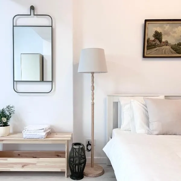 Apartament Vivo & Pool access - Free parking, Hotel in Constanţa