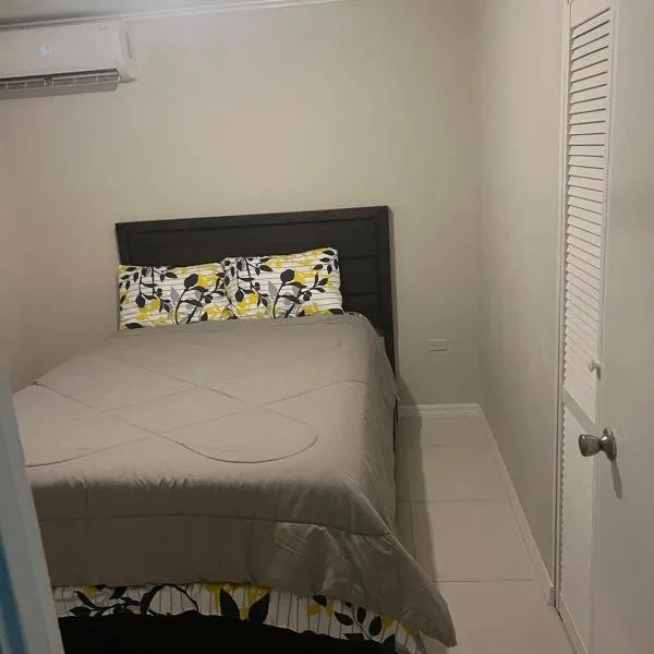 SHC Experience, hotel in Kingston