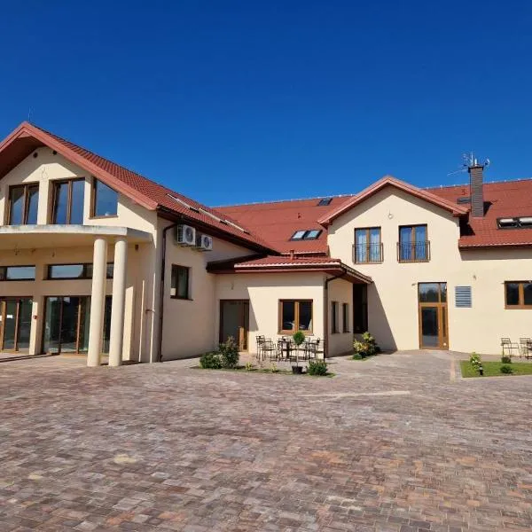 Villa Nova, hotel v destinaci Szuminka