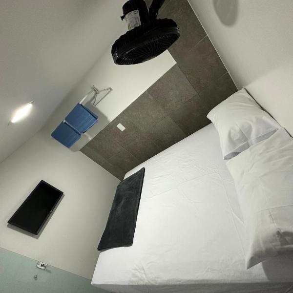 Quarto privativo com banheiro compartilhado,a 800mts do pátio do forró - Foto 5