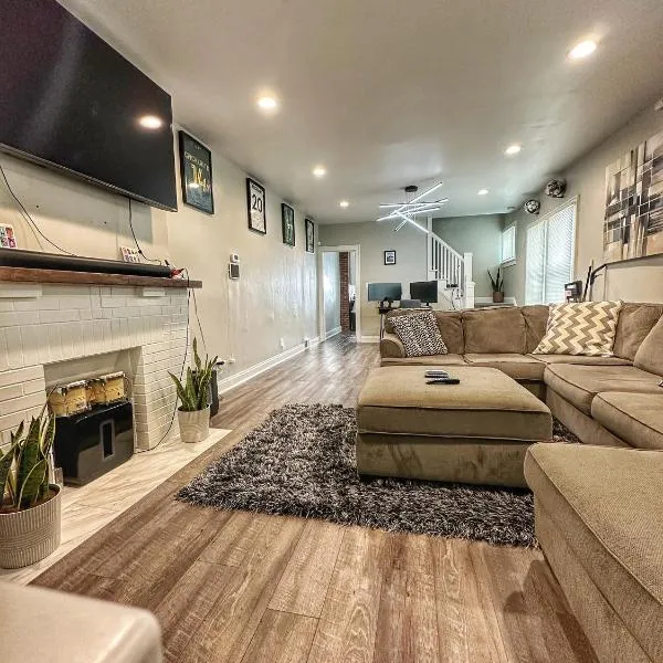 Modern Luxe 3BR 1BA with Bar 7, hotel v destinaci Columbus