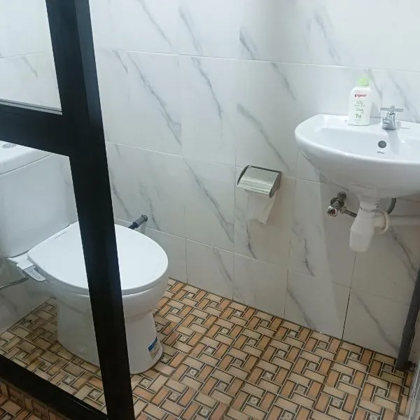 Buda's Homestay Lemukih, hotel in Buleleng