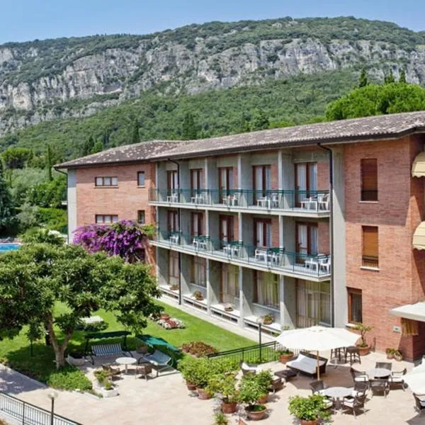 Hotel Gabbiano - Garda Lake Collection、ガルダのホテル