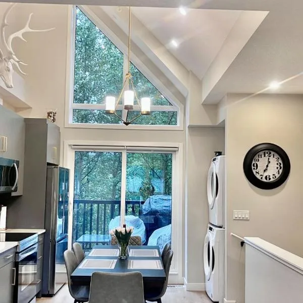 Immersed in the scenery of Canmore, hotel v destinaci Canmore