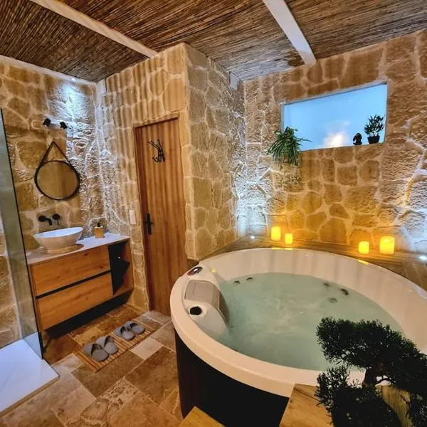 Les Spas de la mer, Suite & Spa, Love room, Plein Cœur du Grau, hotel v destinácii Le Grau-du-Roi