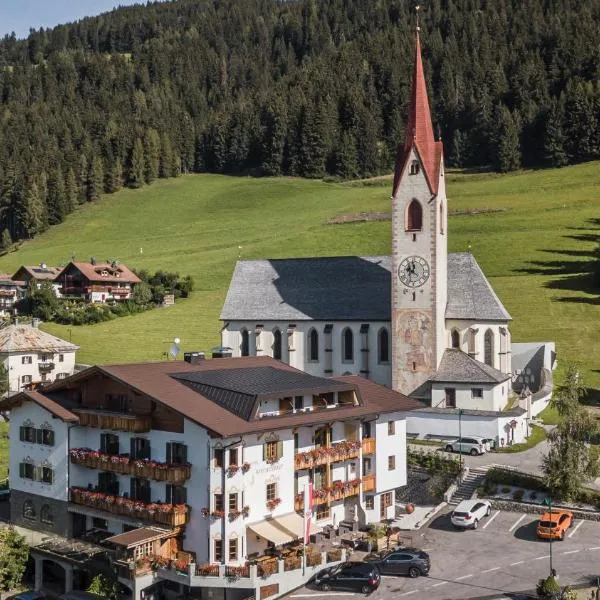 Hotel Kirchenwirt, hotel v destinácii Dobbiaco