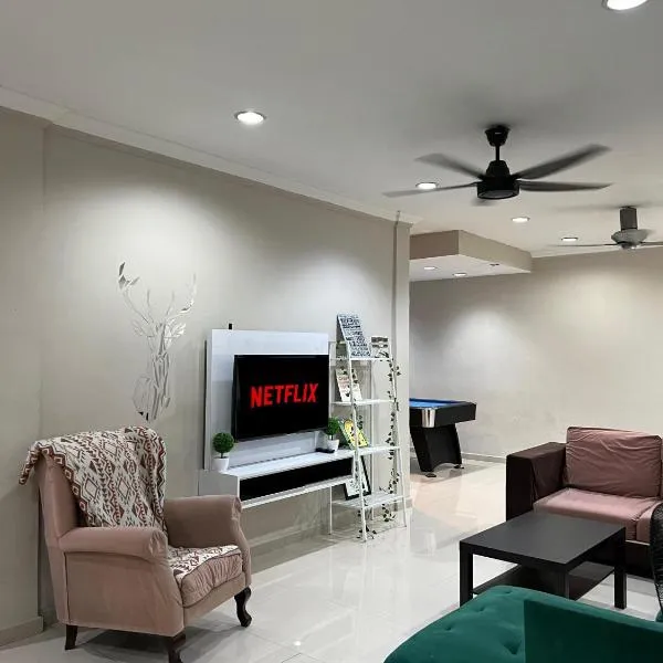 Landed Corner-Lot Townhouse Homestay GG Greenwood Gombak, hotel v destinaci Batu Caves
