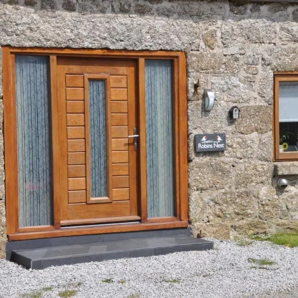 Robins nest, near Sennen Cove, 14 Beaches, Minack, hotel in Penzance