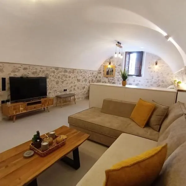 Tsolakis Luxury House 2, hotel in Leonidion