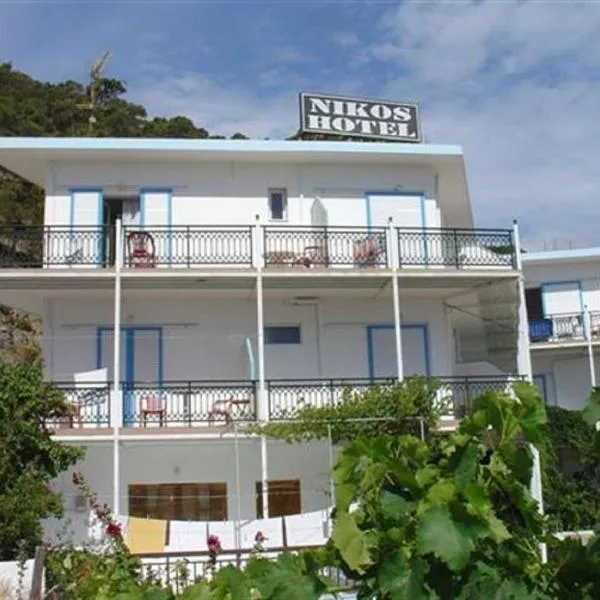 Nikos Hotel, hotel in Tristomo