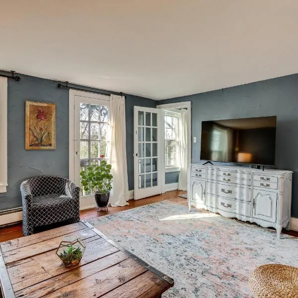 Lambertville Retreat - Walk to Shopping and Dining!, hotel v destinaci Lambertville